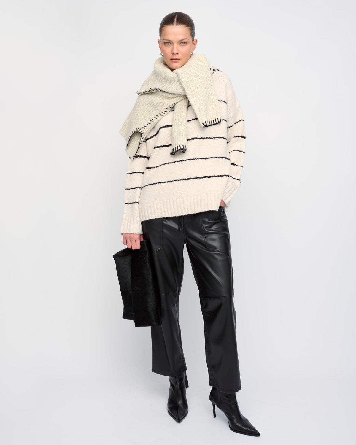 ARTY SWEATER