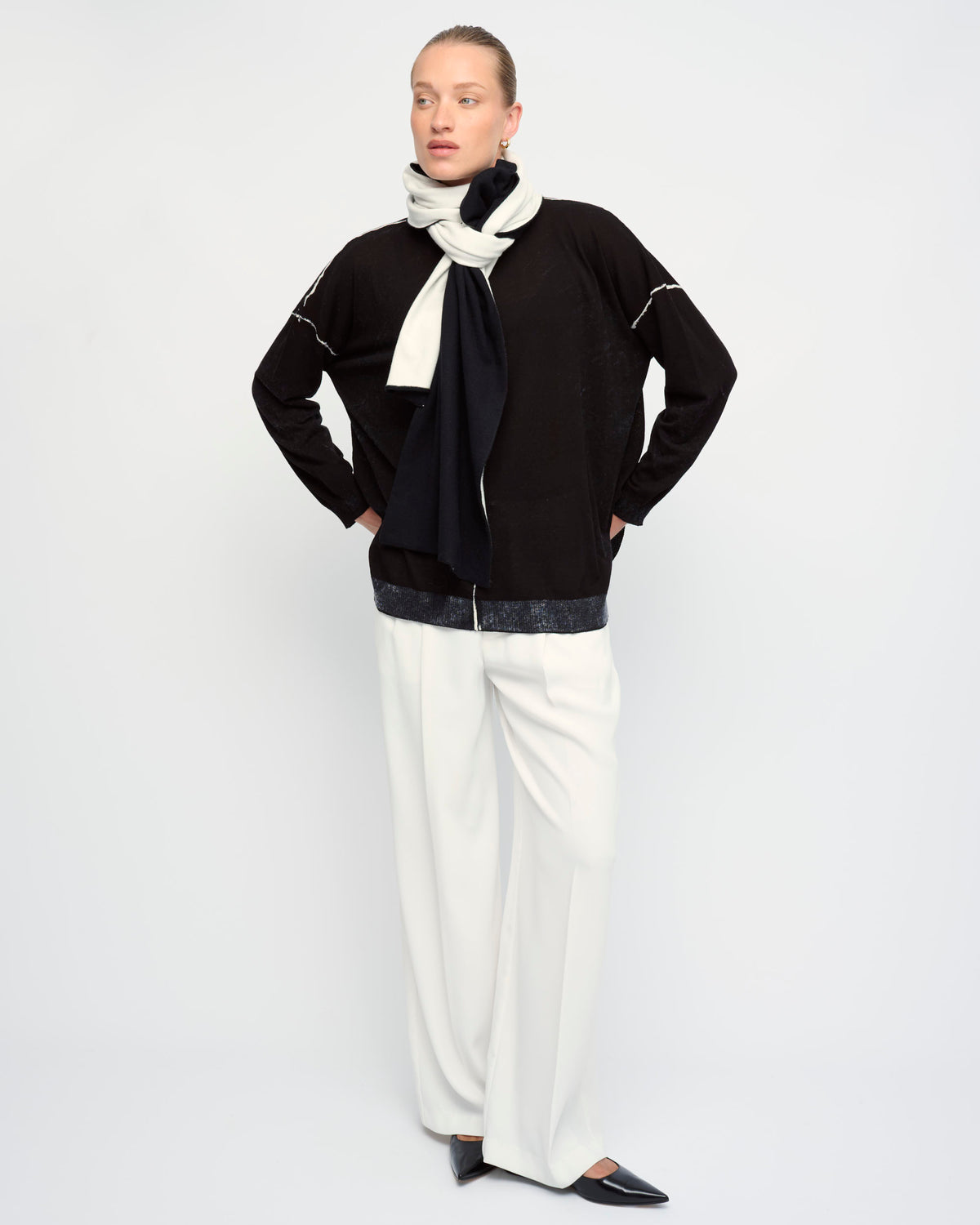 LUNA SWEATER