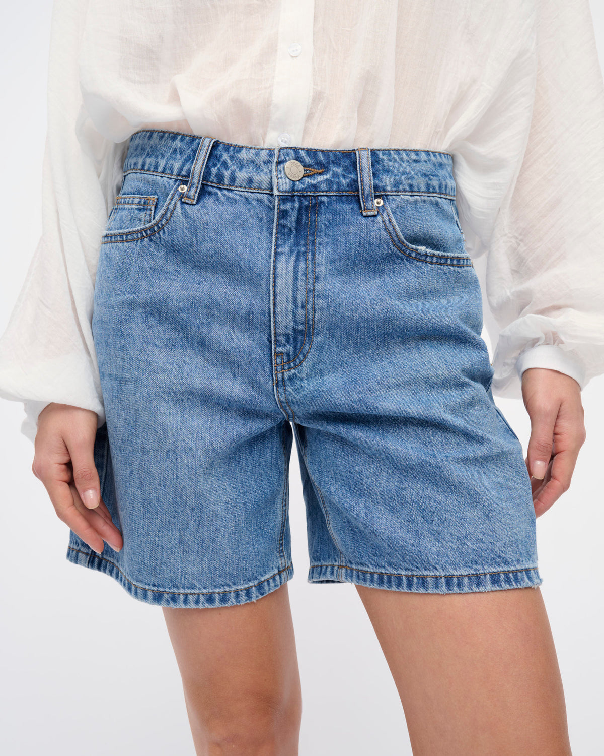 ARI JEANS