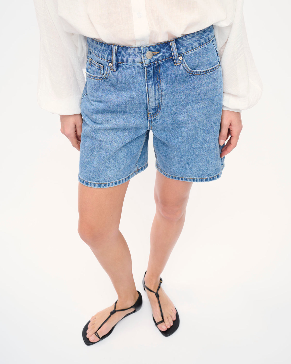 ARI JEANS