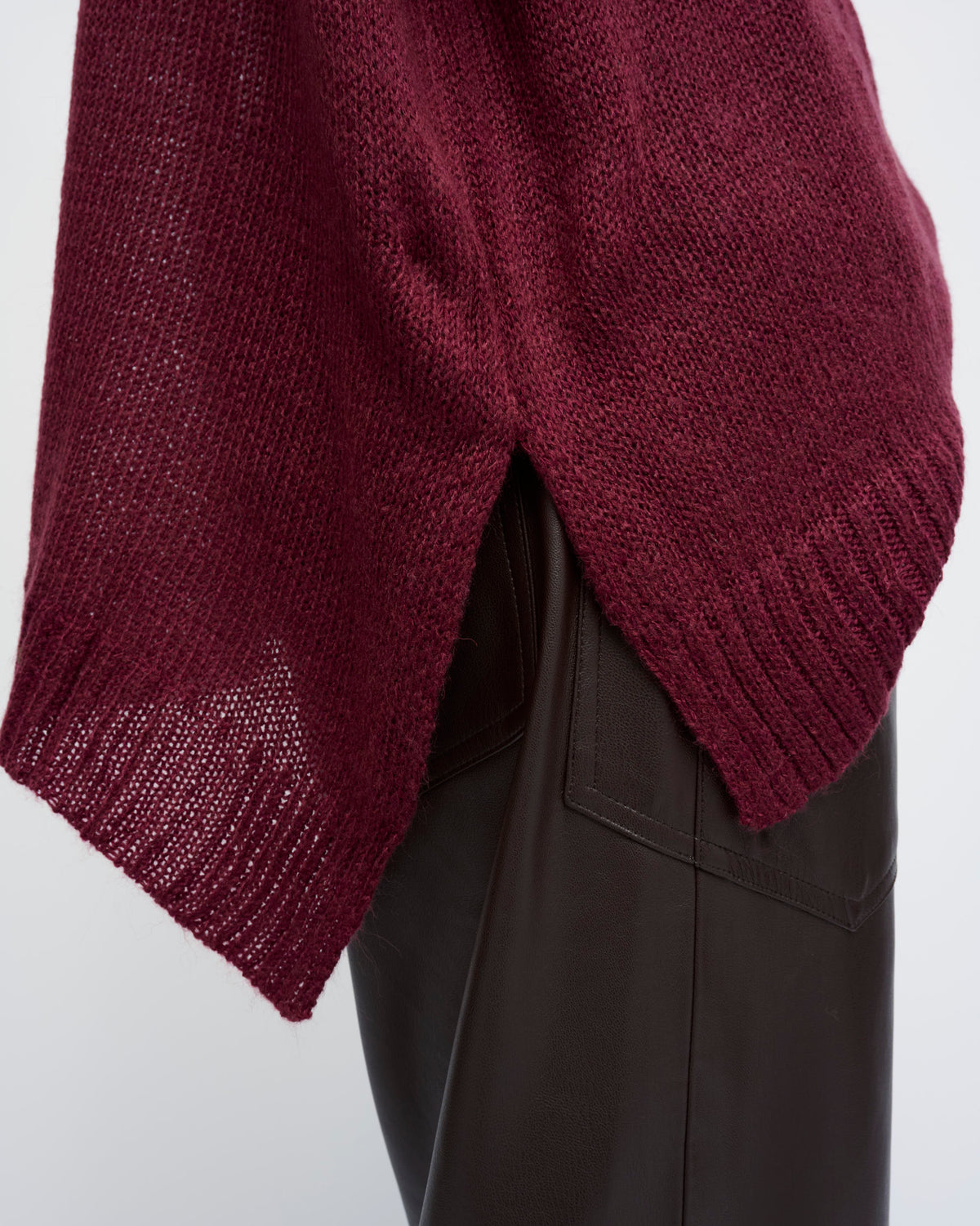 DOVE 26 SWEATER