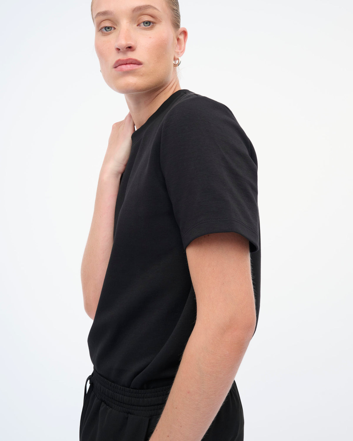 LEONA T SHIRT