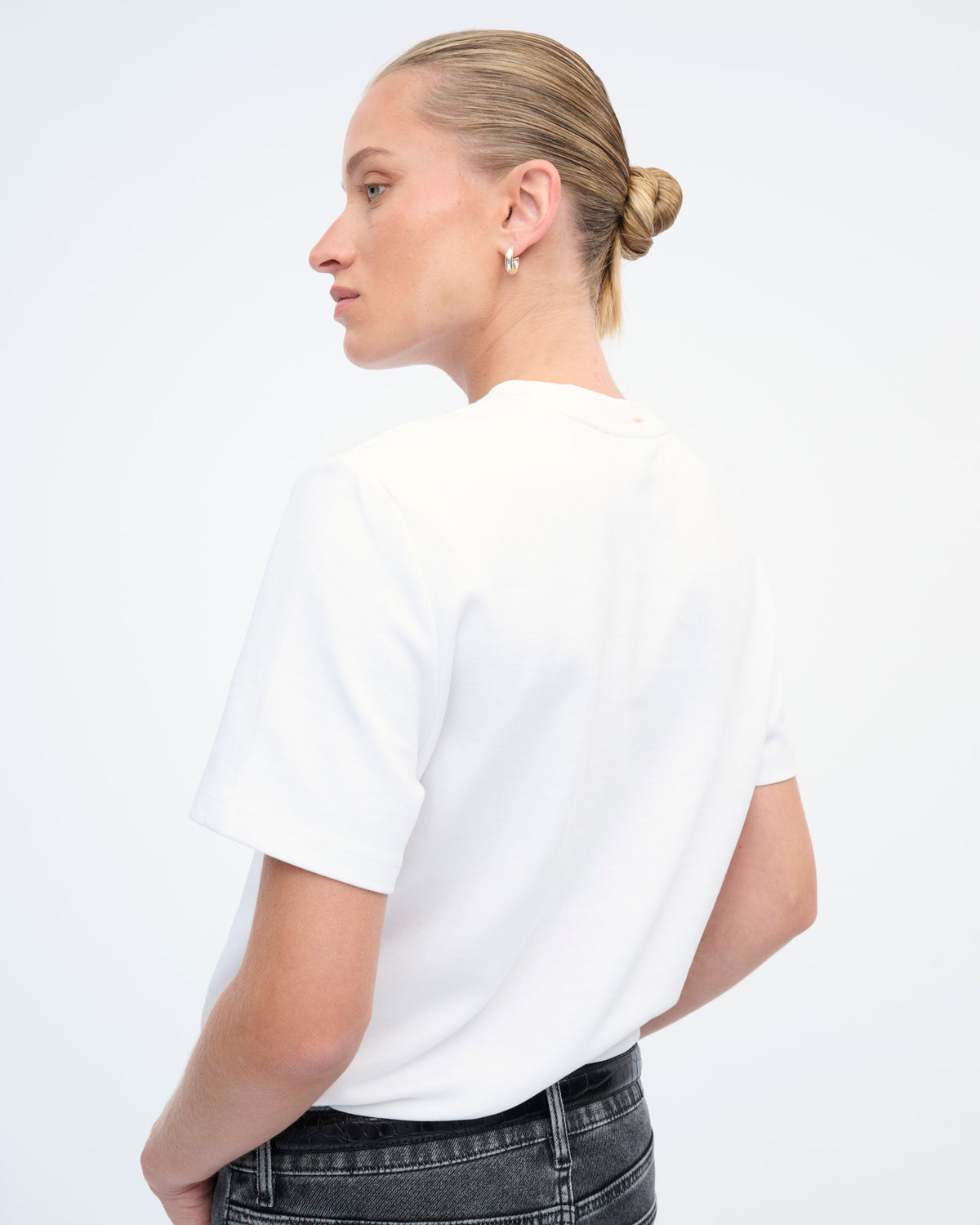 LEONA T SHIRT