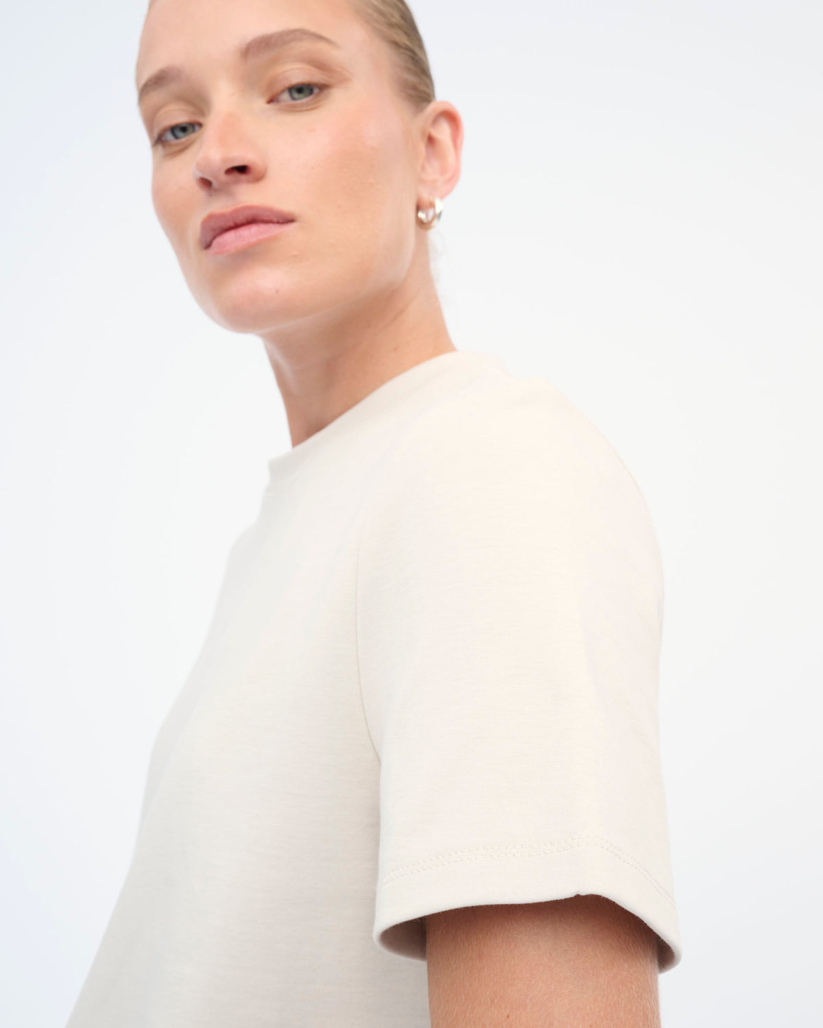 LEONA T SHIRT