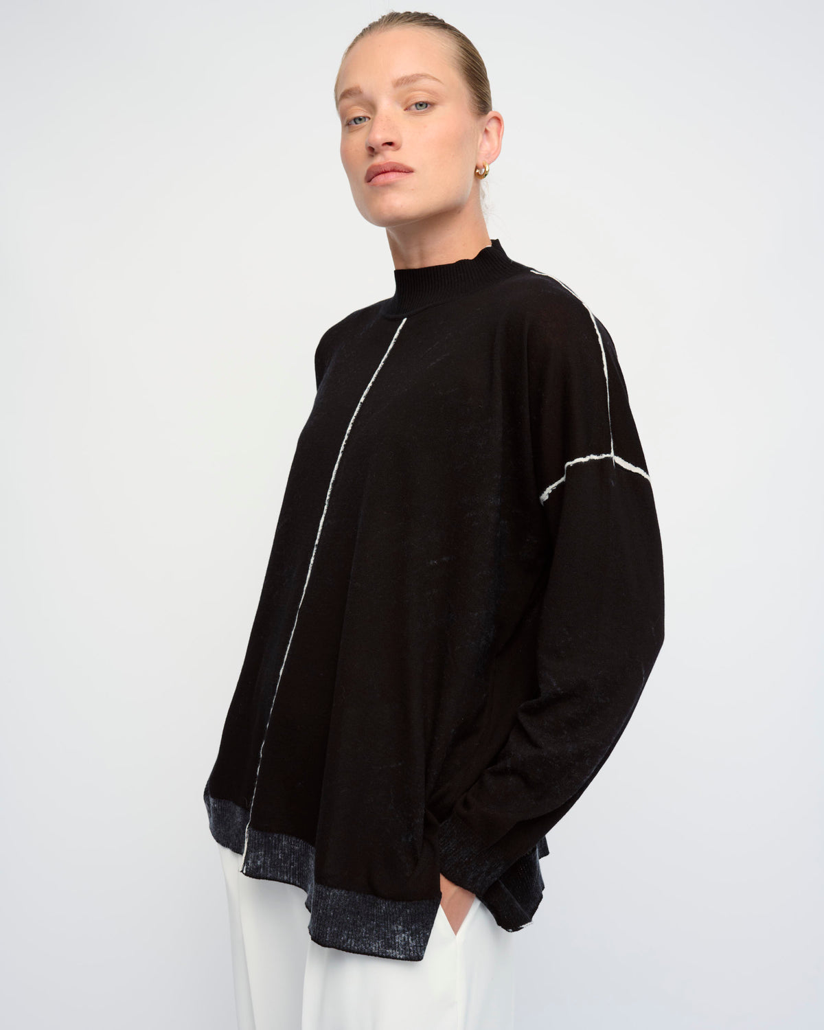 LUNA SWEATER