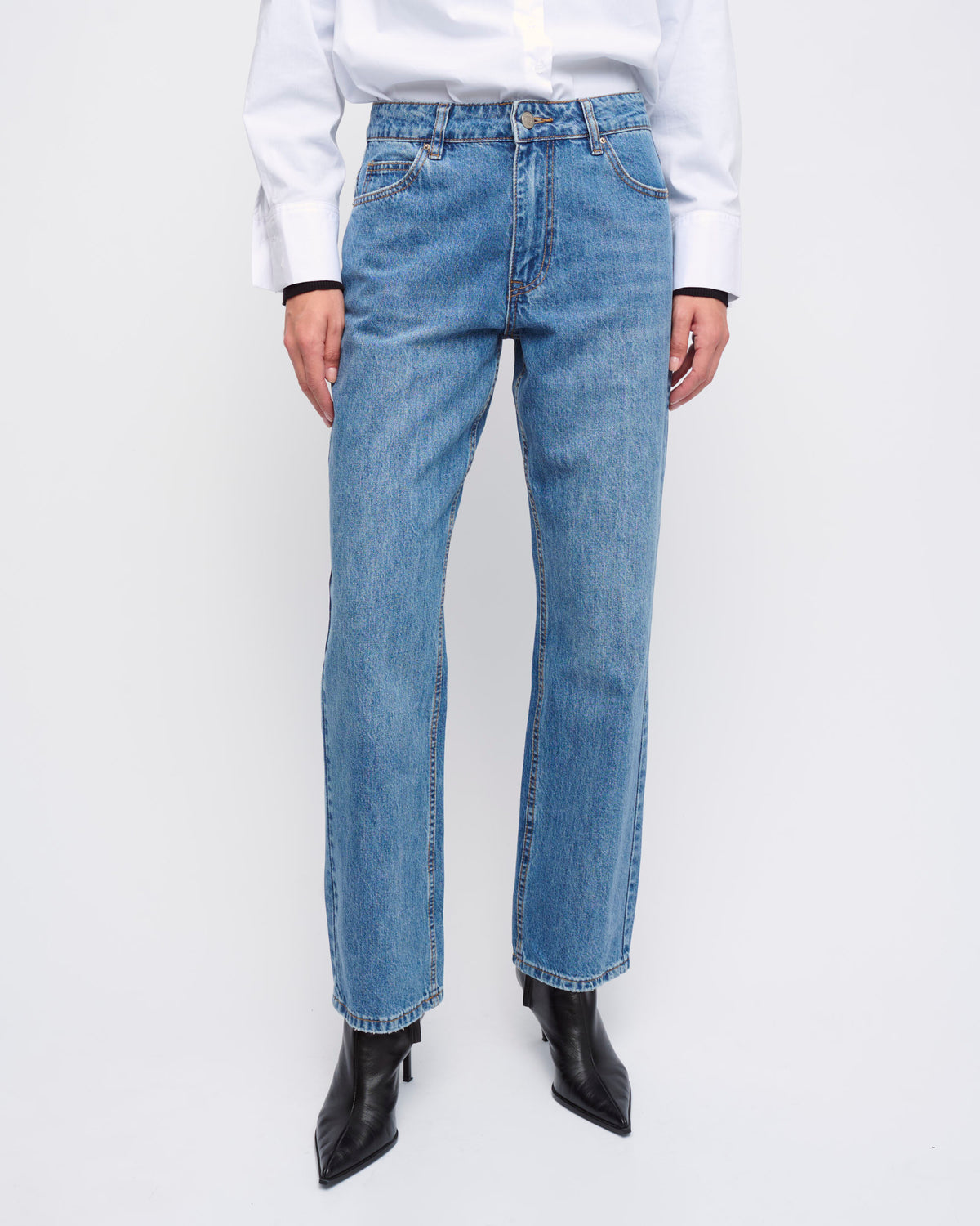 MARC 26 JEANS
