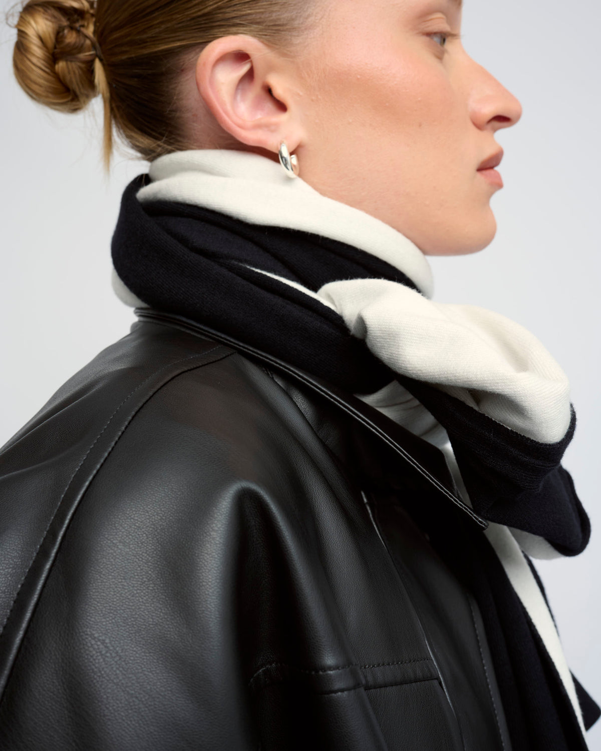 MOON SCARF