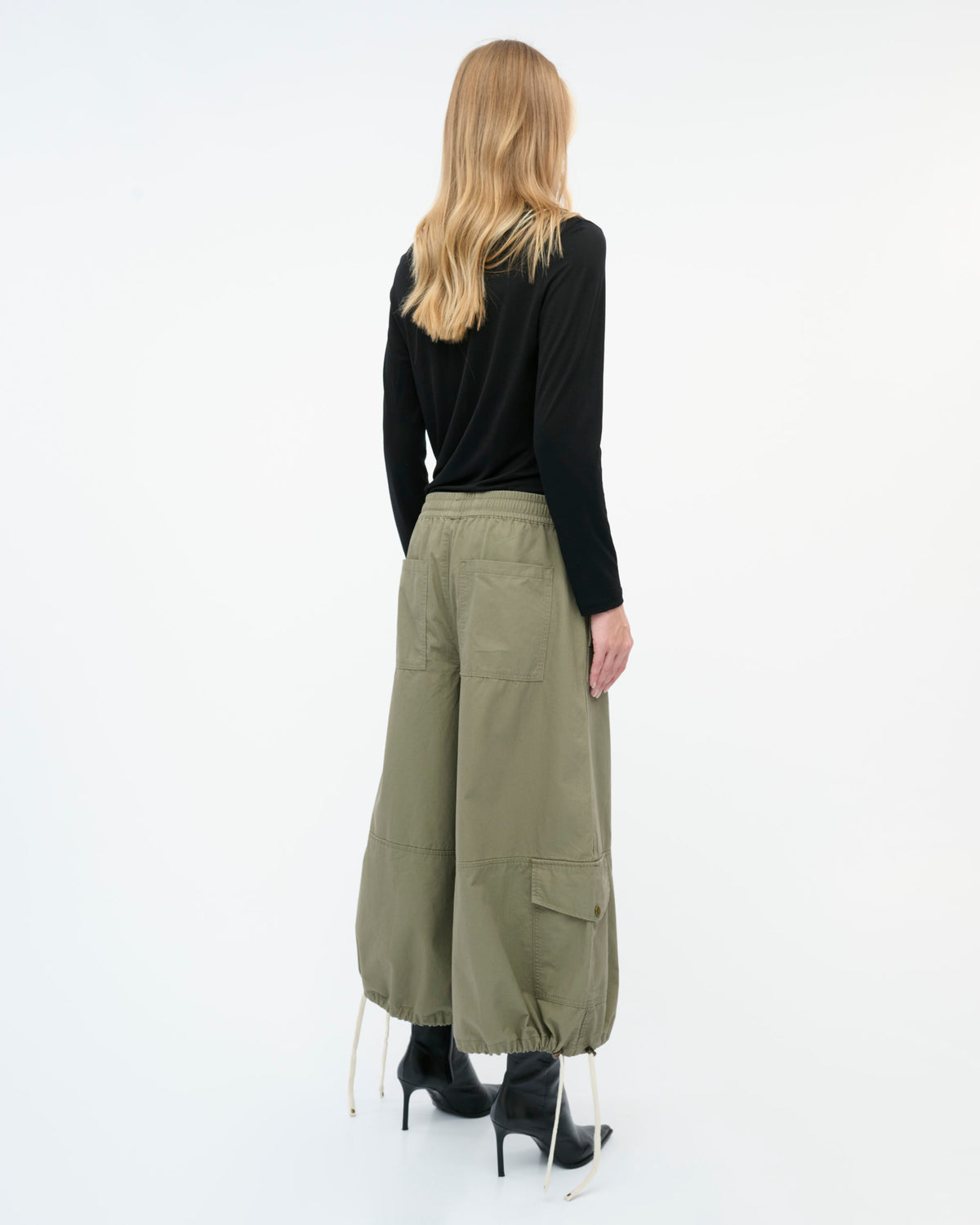 TRACK PANTS