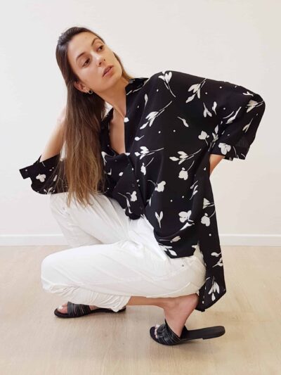 Top | DANIELA | Black Flowers