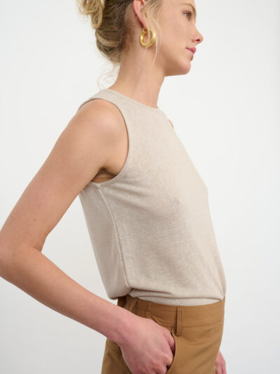 Top | AMY W-22 | falcon